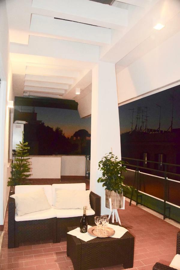 Terrazza San Giovanni Apartment ローマ エクステリア 写真